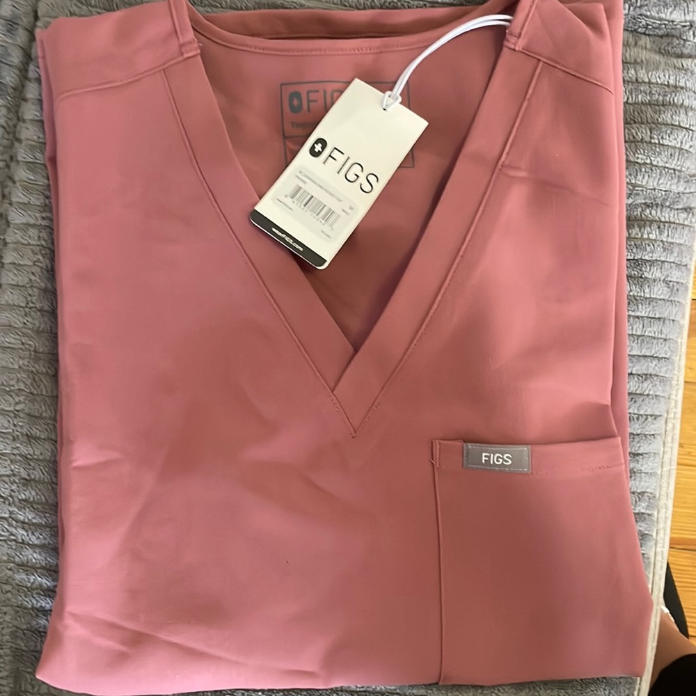 Figs NWT Womens Catarina One Pocket scrub top in Medium Mauve